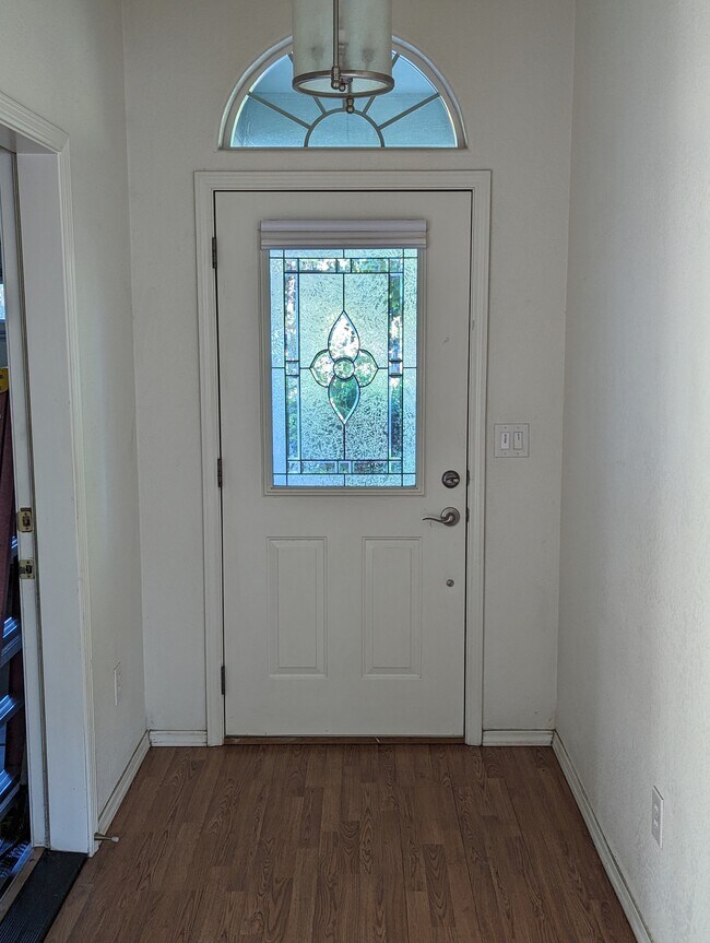 Front Door2 - 718 S Royal Ave