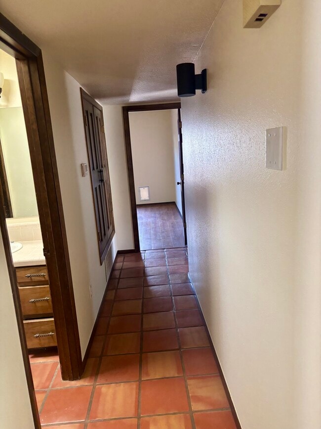 Building Photo - 3089 Plaza Blanca