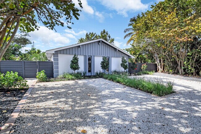 Building Photo - 2894 Florida Blvd