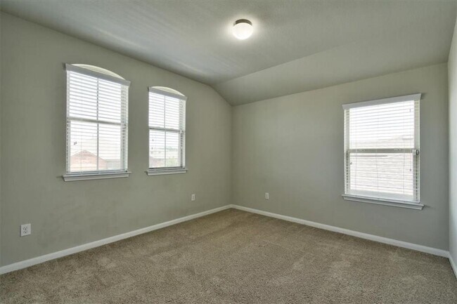 Building Photo - 1910 Texoma Dr