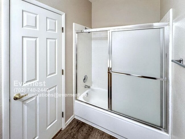Building Photo - Comfortable 2-Bedroom Condo in Prime Locat...
