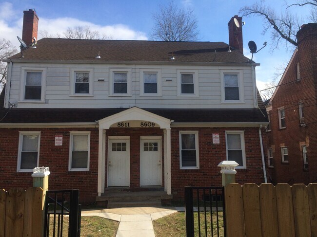 Primary Photo - 8611 Flower Ave