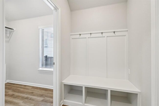 Building Photo - 601 Los Olives Ln