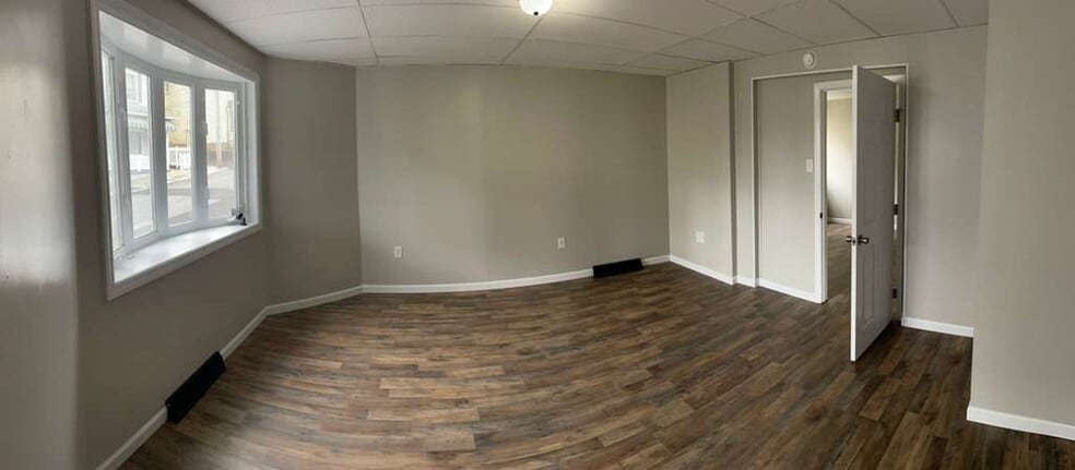 Building Photo - 315 10th St