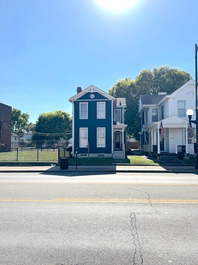Building Photo - 3 Bedroom Home in Downtown Hamilton