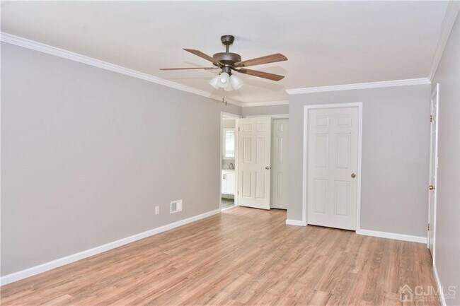 Building Photo - 1209 Stoneridge Cir