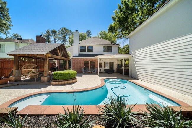 Building Photo - 13002 Golden Rainbow Dr