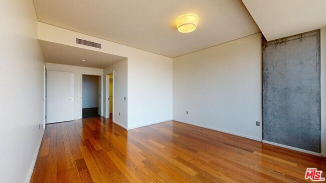 Building Photo - 1155 S Grand Ave