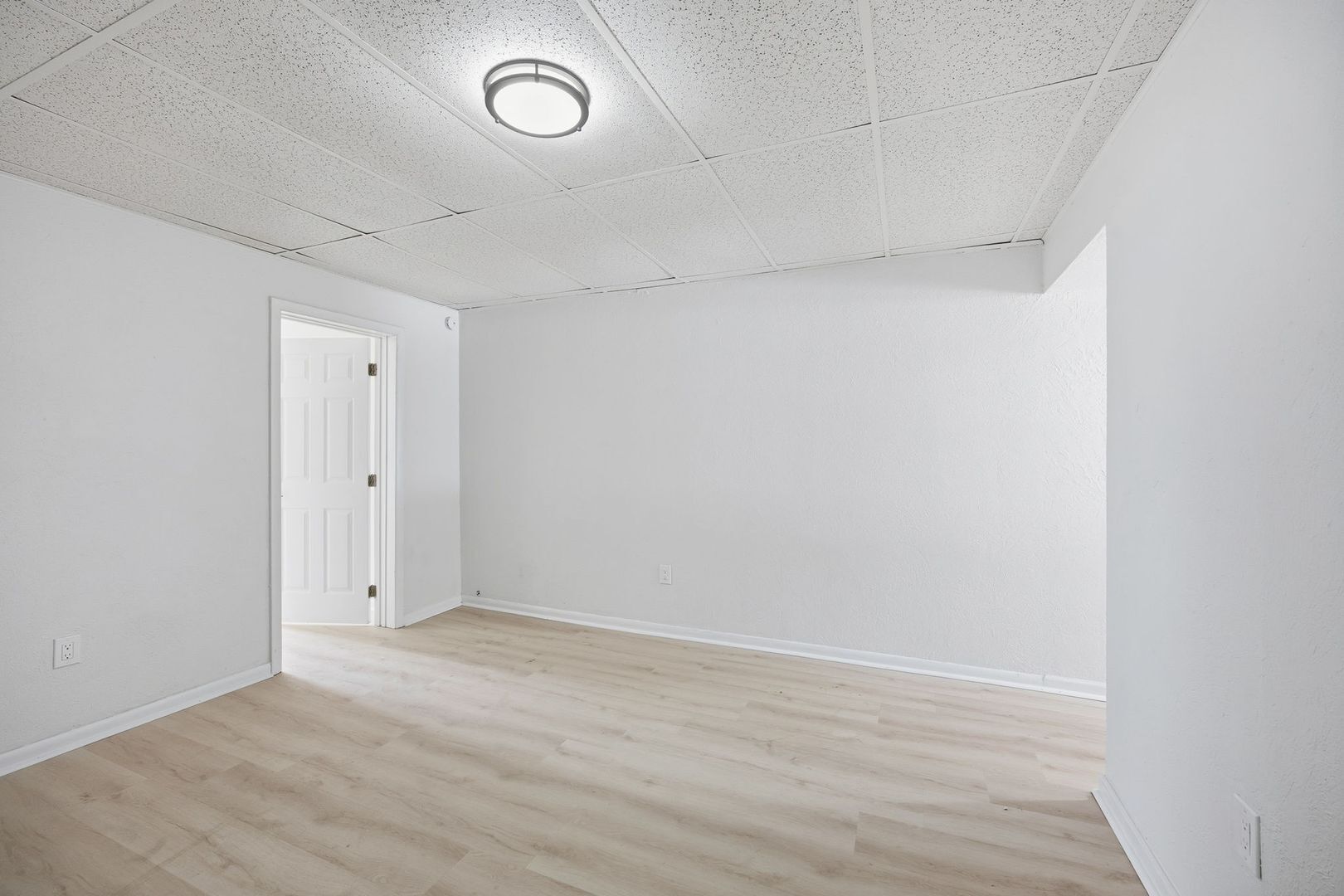 Building Photo - 141 Oneida St