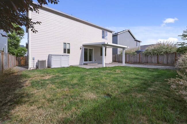 Building Photo - MOVE IN READY NOW! A/C! Multi generational living? Home office? Tumwater School District