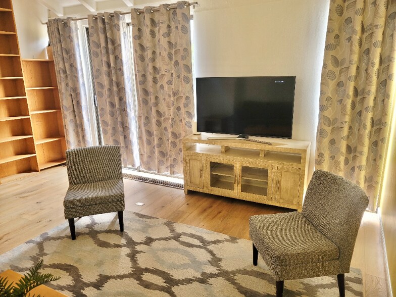 Building Photo - 3600 High Meadow Dr