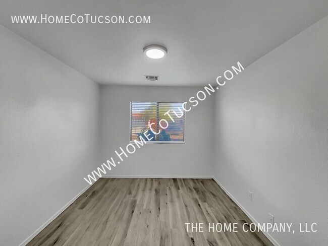 Building Photo - 1598 W Lavender Sky St