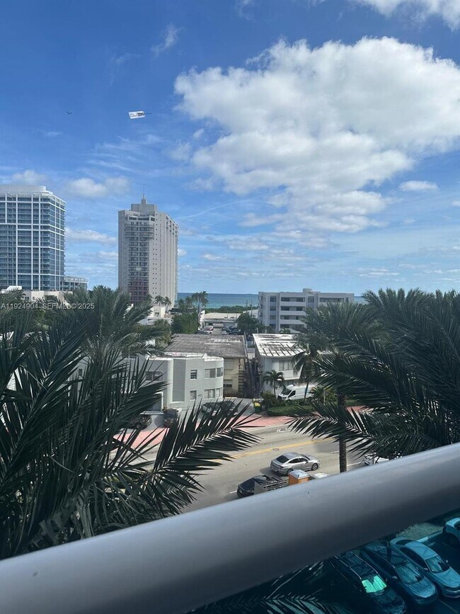 Primary Photo - 6770 Indian Creek Dr