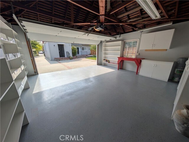 Building Photo - 582 N Sunnyslope Ave