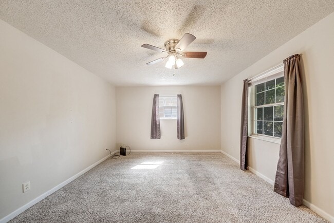 Building Photo - 3 BED / 1 BATH HOUSE IN URBANA WITH IN-UNI...