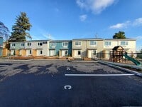 Building Photo - 2901 Waverly Dr SE