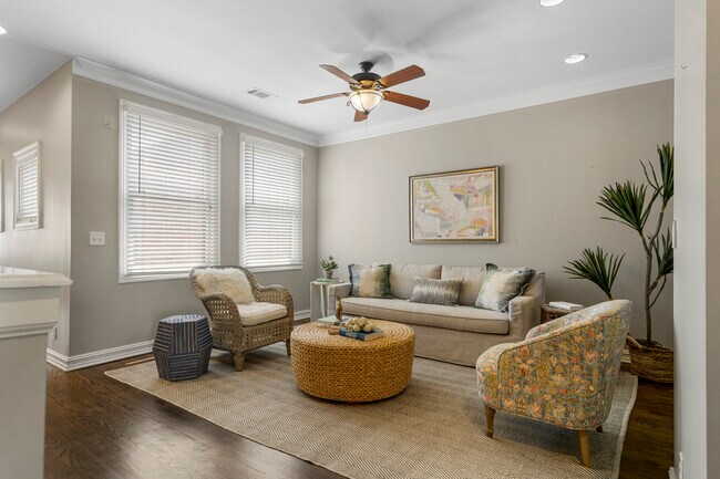 Hardwood floors - 1117 E 7th St