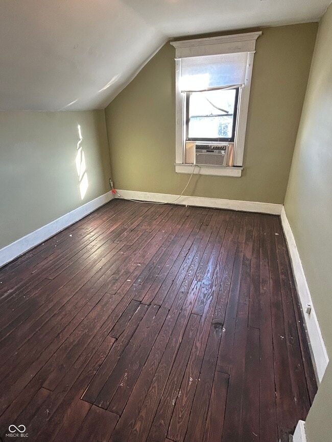 Building Photo - 963 Woodruff Pl W Dr