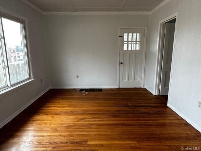 Building Photo - 27 Howard Rd