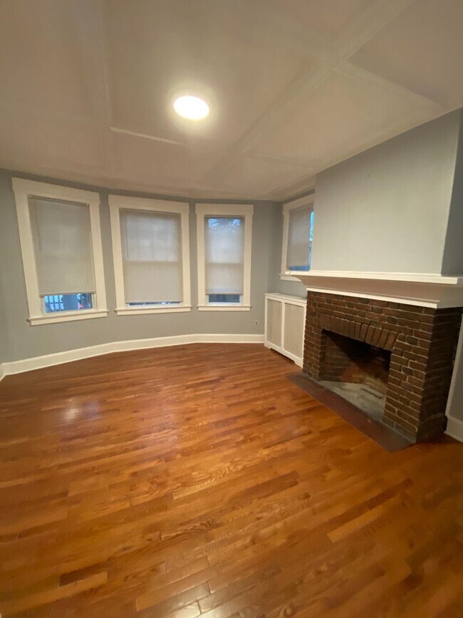 Building Photo - 337 Winthrop Ave