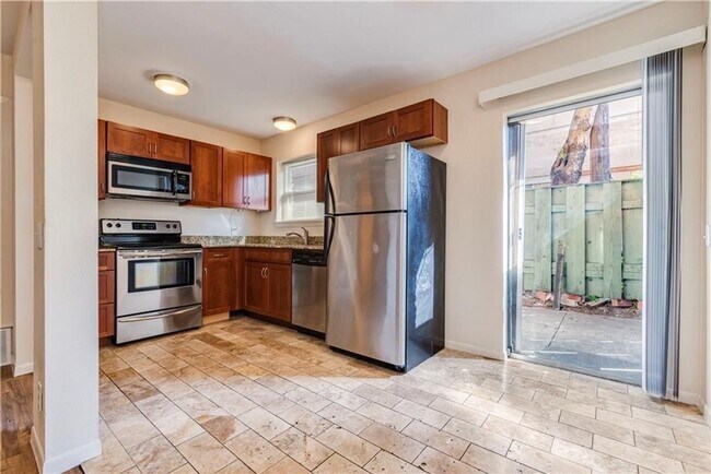 Building Photo - K6626 - Cole St. # 107C