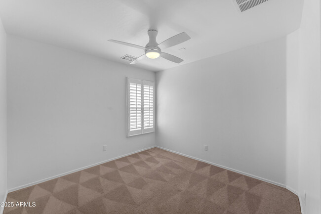 Building Photo - 2318 E Sunland Ave