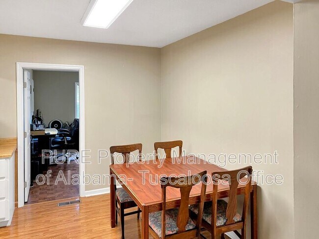 Building Photo - 19 Cedar Knoll
