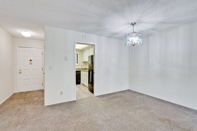 Building Photo - 1st floor corner unit - In Door Laundry- Easy Access to 880 and 237