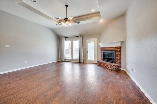 Building Photo - Amazing 3 Bed, 2 Bath Rental Available in ...
