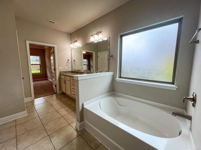 Building Photo - 9379 Pebble Stone Dr