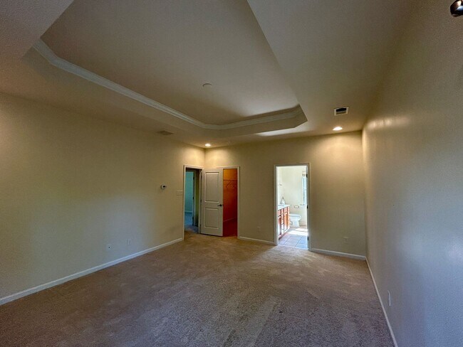Building Photo - 4 BR | 3.5 BA | 2-Car Garage Craftsman style home in the Wynwood Section of Fox Creek Subdivision