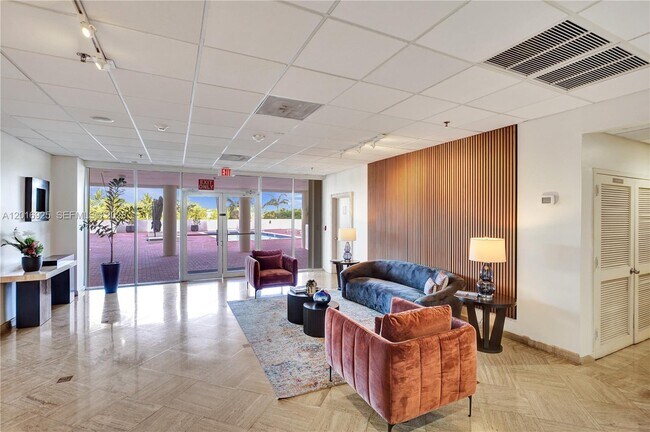 Building Photo - 6422 Collins Ave