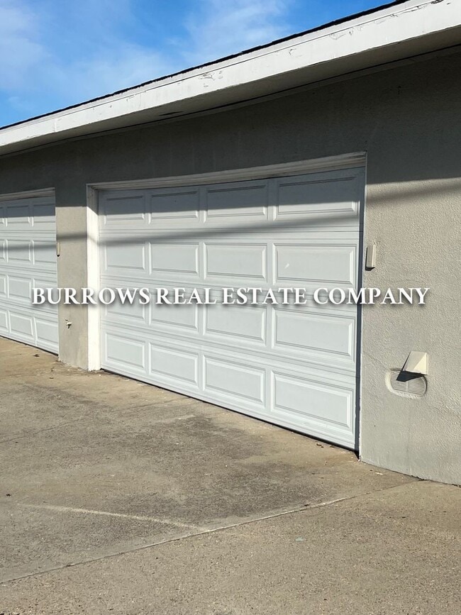 Building Photo - Single story 2 bedroom, 1 bathroom apartment in Ventura