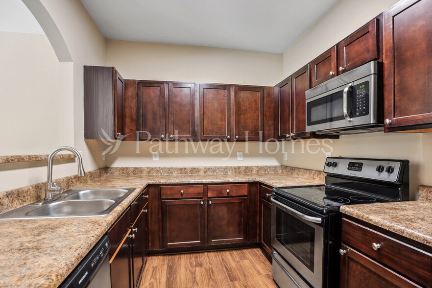 Building Photo - 3039 Bonnes Dr