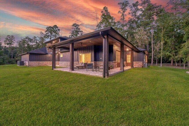 Building Photo - 15937 Stagecoach Rd