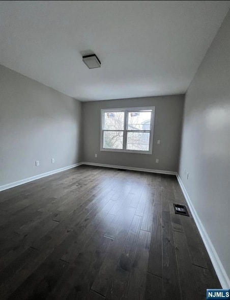 Building Photo - 7-9 Hudson St Unit 1ST