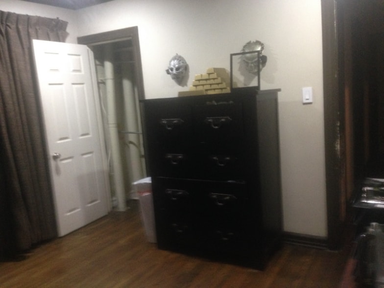 Building Photo - 11034 Landale St