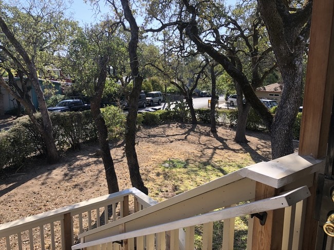 Building Photo - 343 E Thomson Ave