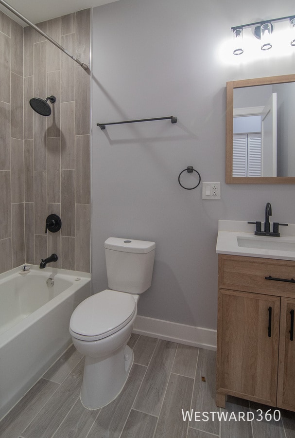 Building Photo - Penthouse 3 bed 2 bath near Washington Park