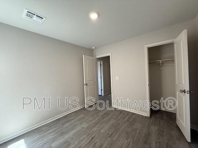 Building Photo - 2411 Village Dr