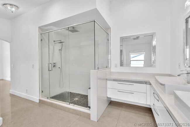 Building Photo - 3307 SW 49th St