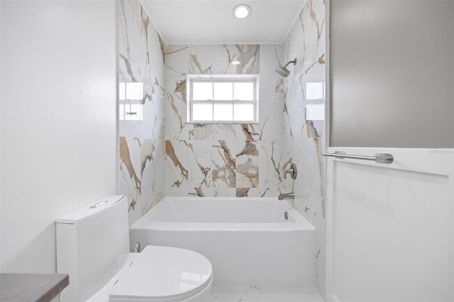 Building Photo - 1817 Oregon Ave NE