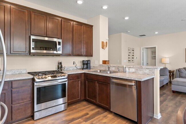 Building Photo - 220 Woodland Sky Dr