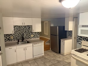 Building Photo - 146 1st St