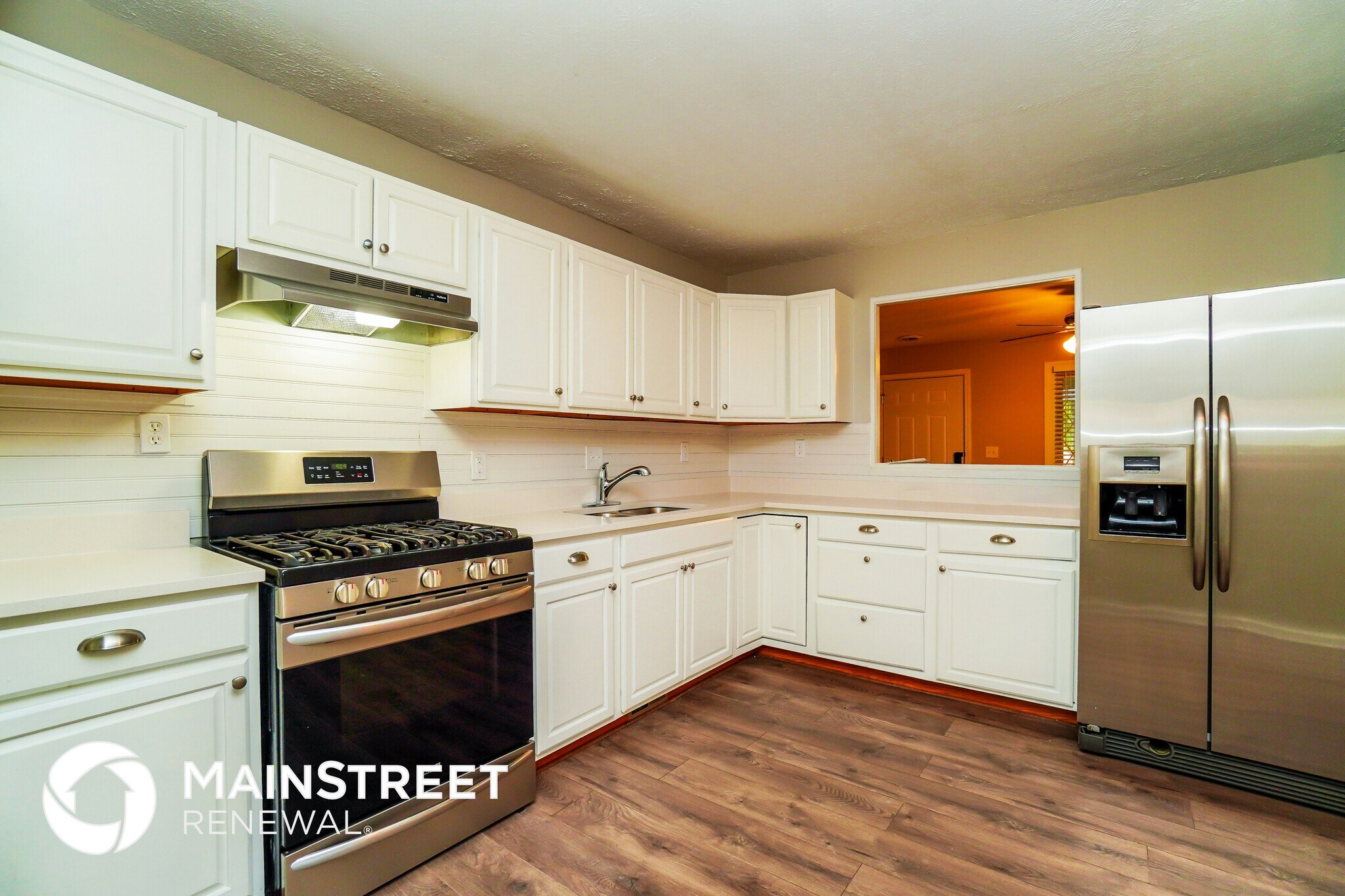 Building Photo - 200 Crestview Dr