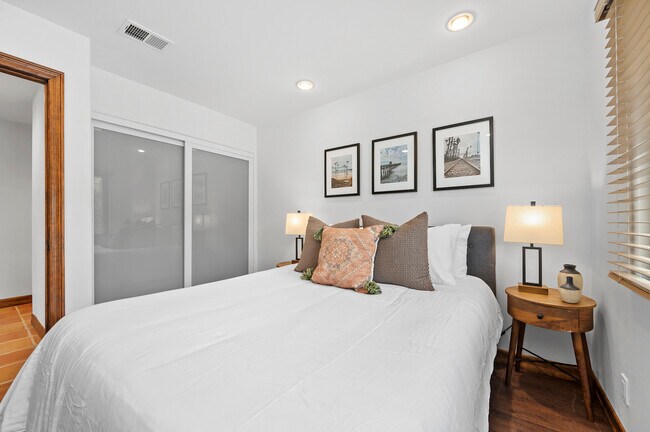 Building Photo - 307 Calle Dorado
