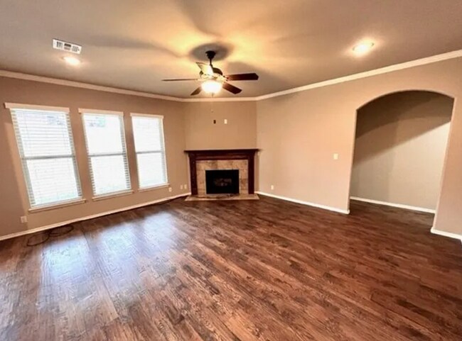 Building Photo - 805 S 71st St