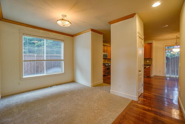 Building Photo - BEAUTIFUL FOUR BEDROOM HOME IN VANCOUVER