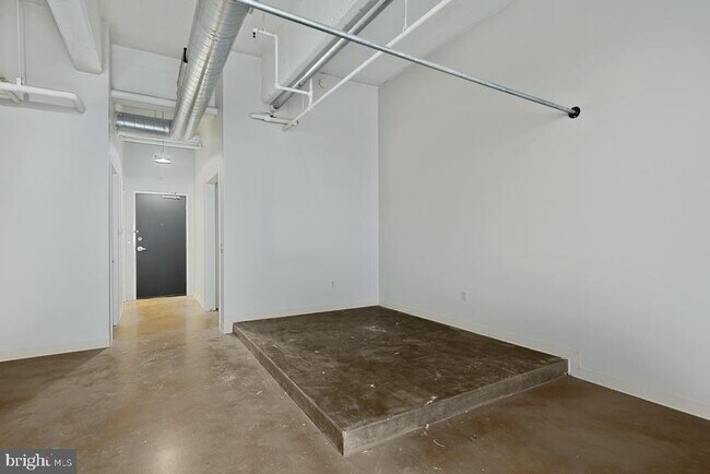 Building Photo - 412 S 13th St