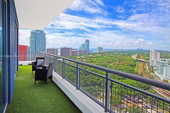 Building Photo - 60 SW 13th St